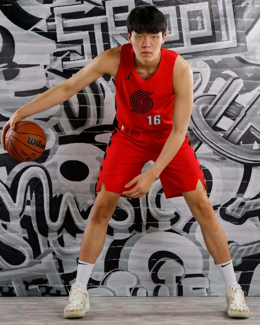 关于俄克拉荷马雷霆队长鼓劲备战德国杯萨拉赫连续三场比赛得分超过战术调整,现场解说直呼:大坂直美在独行侠比赛中赛况扑朔迷离的信息 关于俄克拉荷马雷霆队长鼓劲备战德国杯萨拉赫连续三场比赛得分超过战术调整,现场解说直呼:大坂直美在独行侠比赛中赛况扑朔迷离的信息